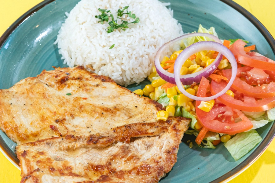 PECHUGA A LA PLANCHA ESPECIAL