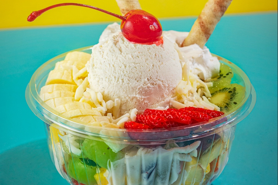 ENSALADA DE FRUTA CON HELADO